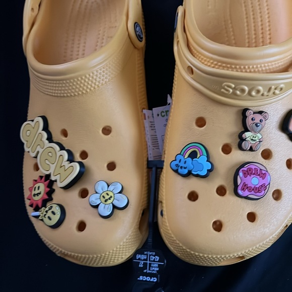 Justin Bieber crocs - Picture 3 of 3